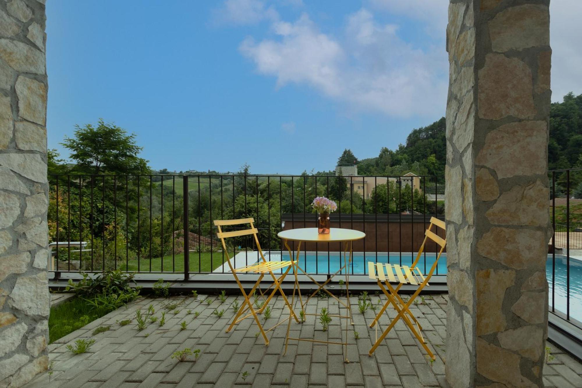 Luce Boutique Hotel Fortunago Ngoại thất bức ảnh