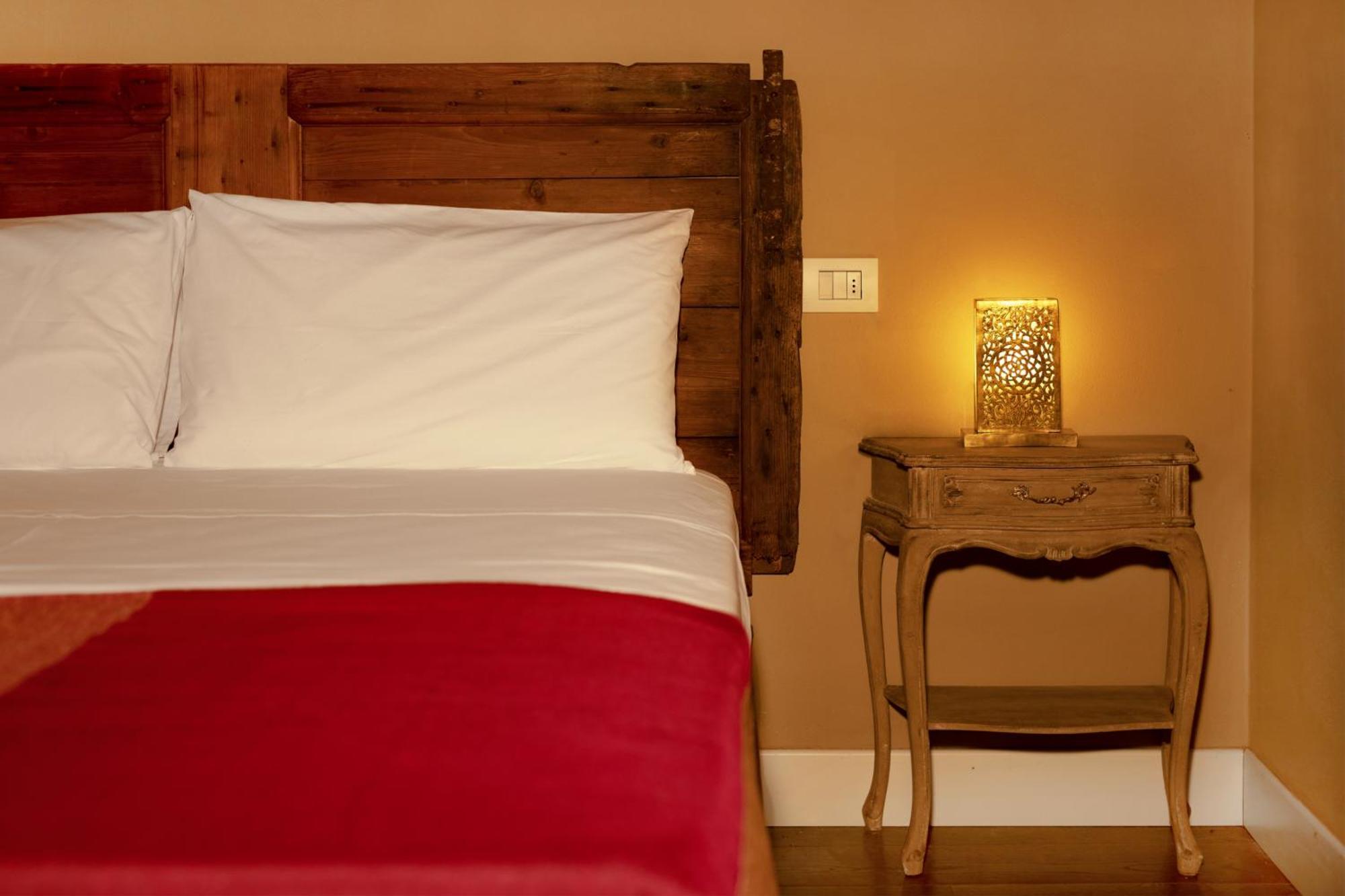 Luce Boutique Hotel Fortunago Ngoại thất bức ảnh