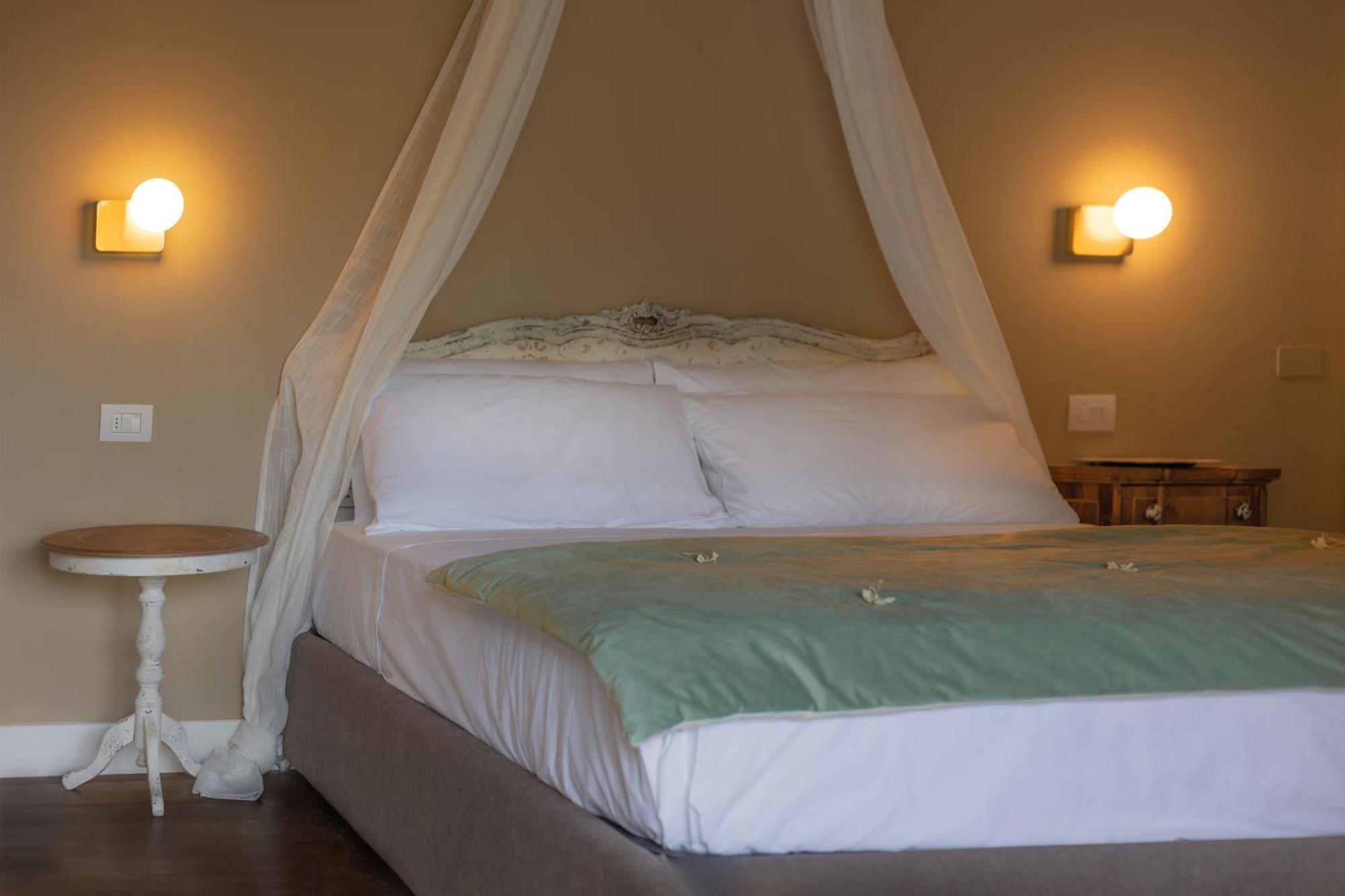 Luce Boutique Hotel Fortunago Ngoại thất bức ảnh