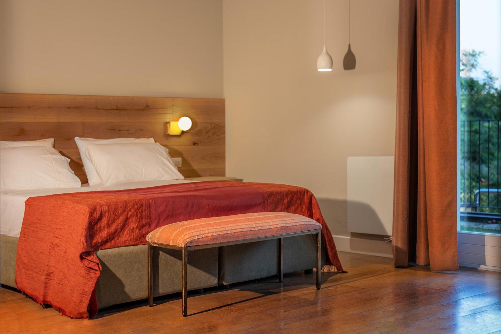 Luce Boutique Hotel Fortunago Ngoại thất bức ảnh